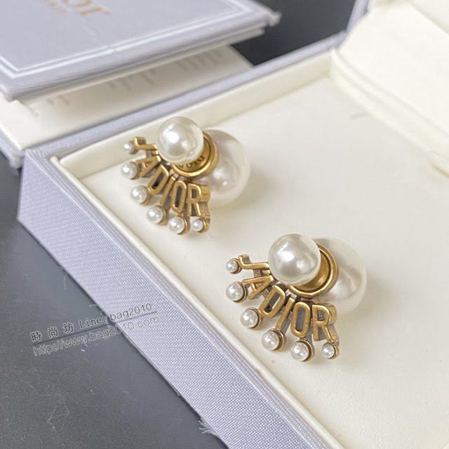 Dior飾品 迪奧經典熱銷款JADIOR復古字母扇型珍珠耳釘耳環  zgd1314